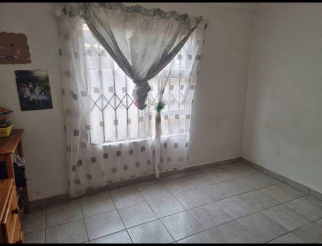 2 BEDROOM HOUSE FOR SALE IN STRETFORD